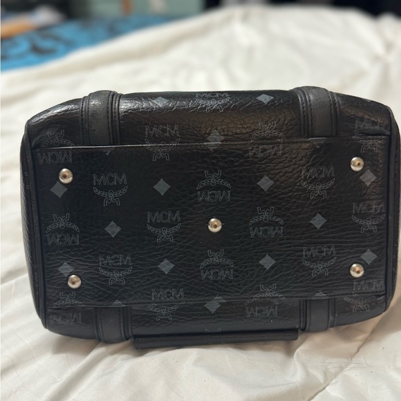 MCM bag with blue black and gold hardware - Picture 4 of 11